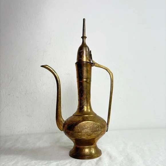 Vintage Solid Brass Teapot Genie Lamp Pitcher Made in India Ornate Etched Floral - Picture 12 of 17